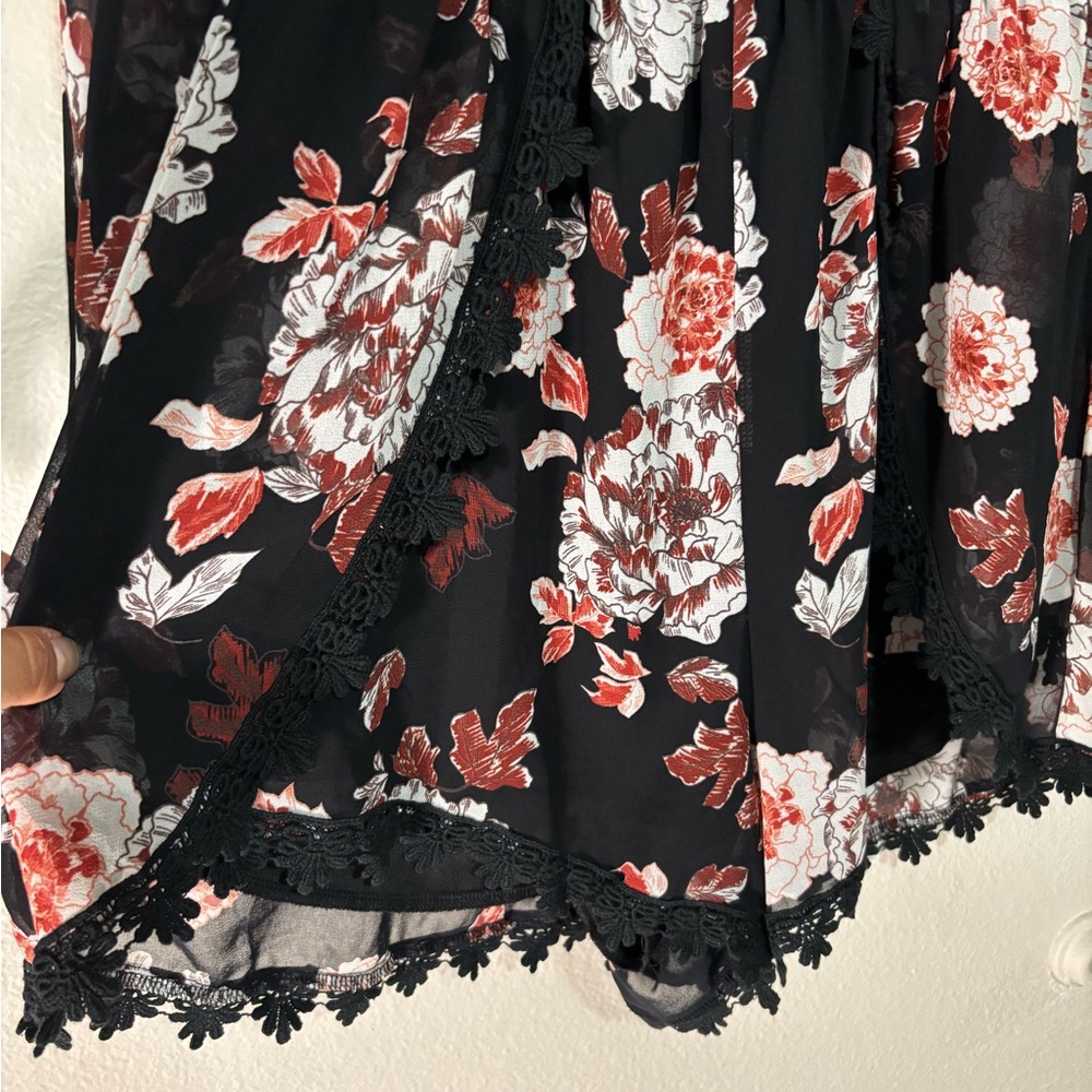 Astr Black and Floral Jumpsuit Size M - Picture 3 of 13